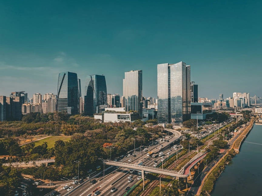 Современный деловой район с высотными зданиями